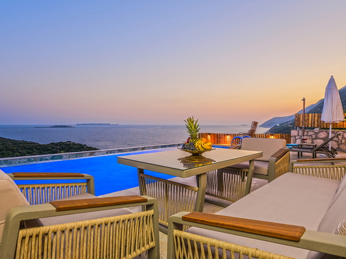  gece  -  Kasım
  | Kaş Yeniköy’de Deniz Manzaralı, Jakuzili Balayı ve Aile Villası – 4 Kişilik Tatil İçin İdeal Seçim